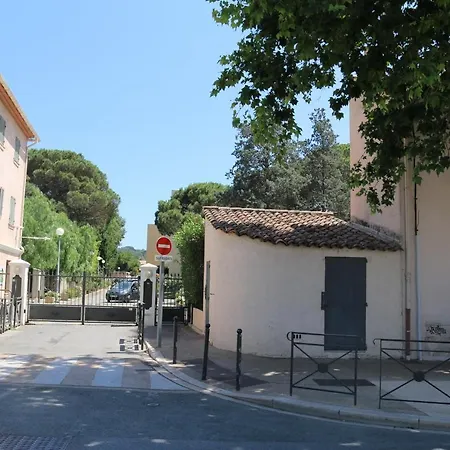 Antoine - Centre Apartment